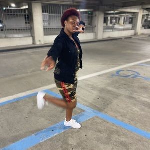 Meet your Posher, Kiana